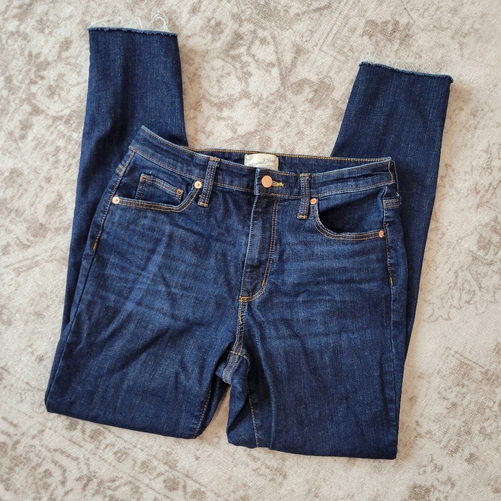 Universal Thread High Rise Skinny Jeans Dark‎ Wash Raw Hem Women’s 10/30R